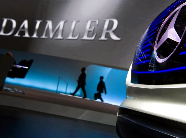 Daimler joins car buying website carwow